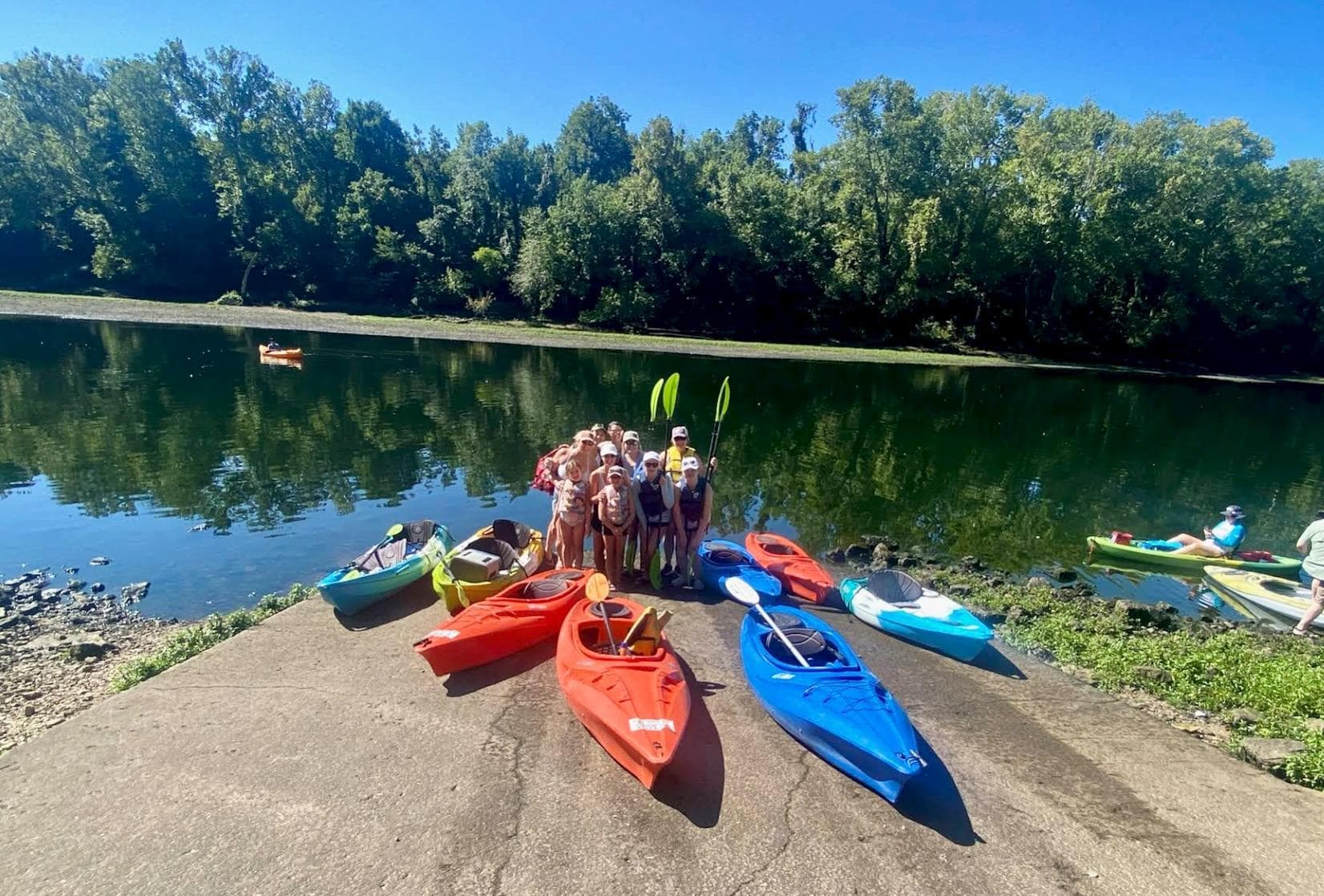 Taneycomo Adventure — Kayak Branson