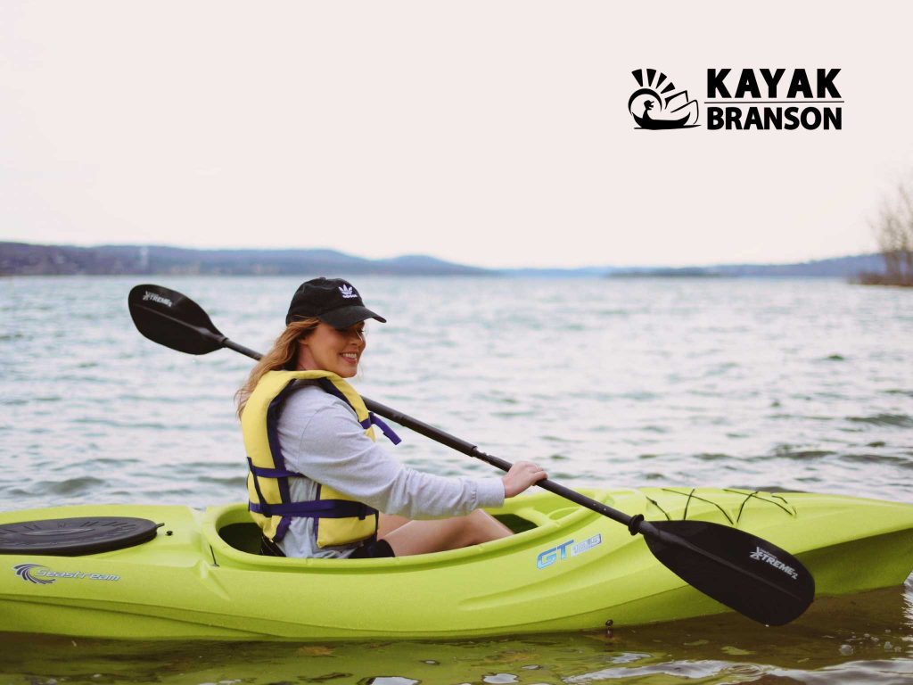 girl-kayaking-lake-taneycomo
