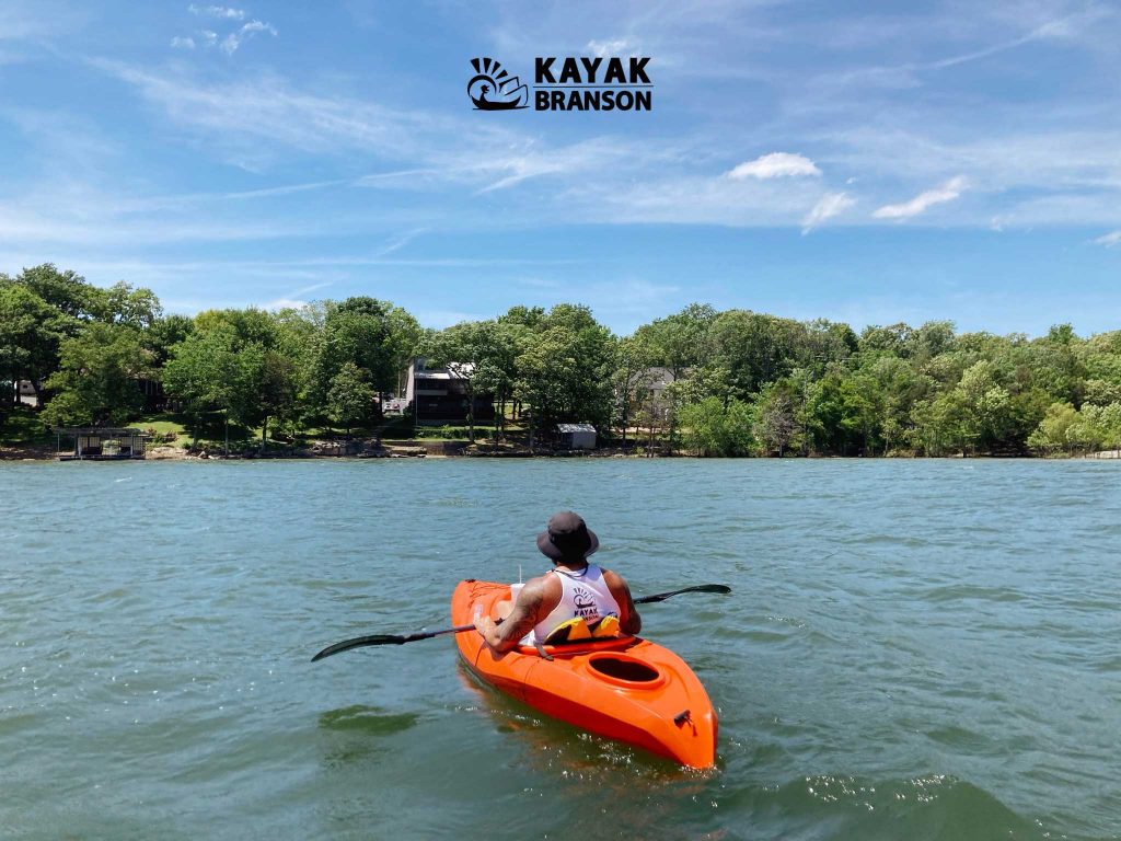 kayaking-at-table-rock-lake
